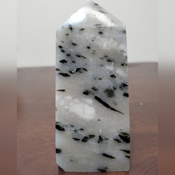 Green Tourmaline Crystal Tower in Quartz Matrix - Picture 1 of 11